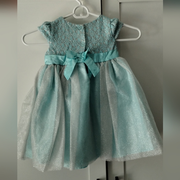 Beautiful Dress used but in good condition.. - Picture 2 of 3